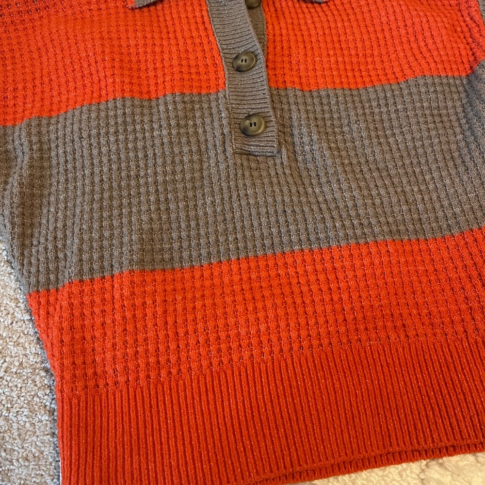 Sweater - Picture 5 of 6